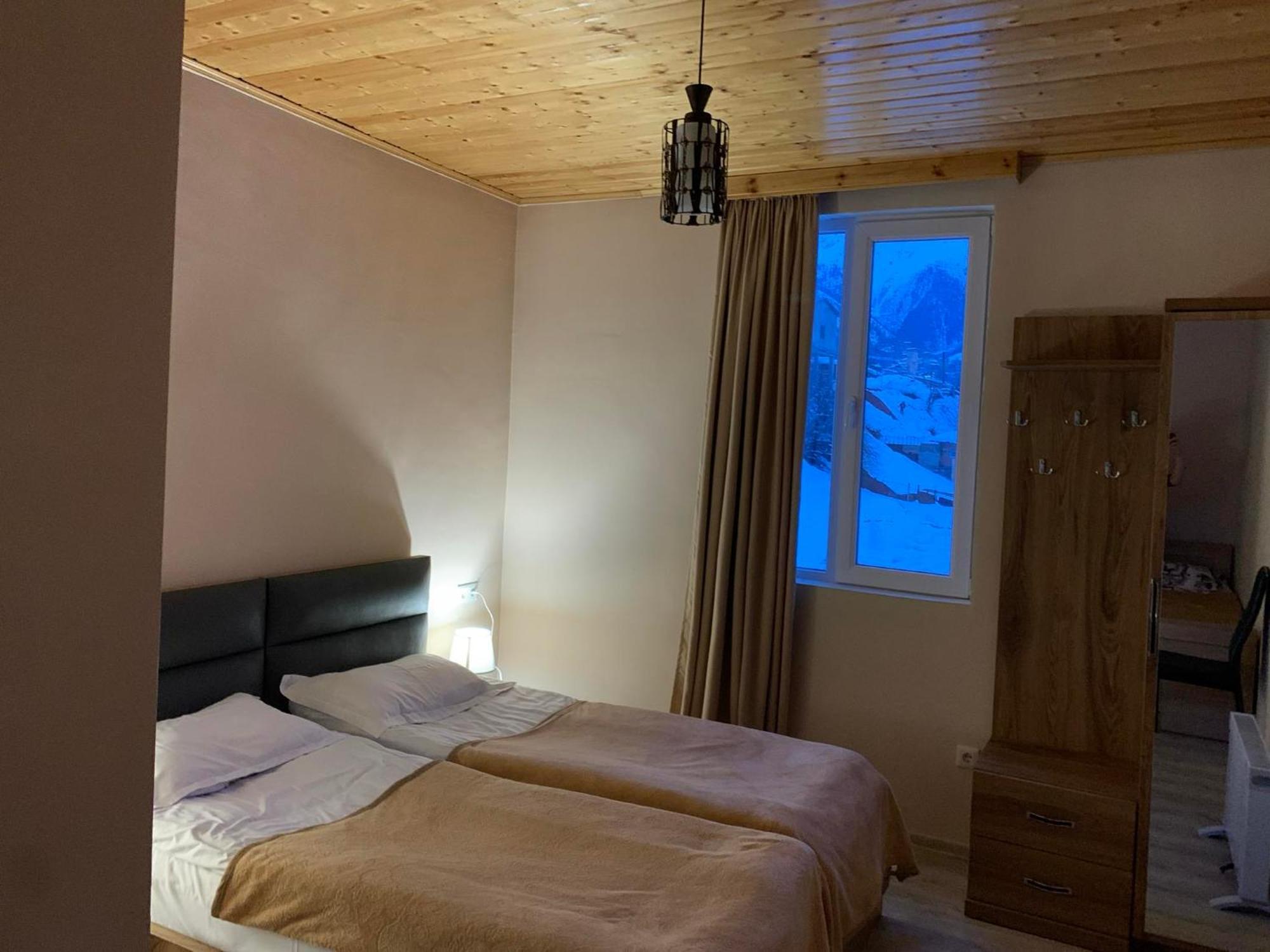 Tetne Qor Guesthouse Mestia Luaran gambar