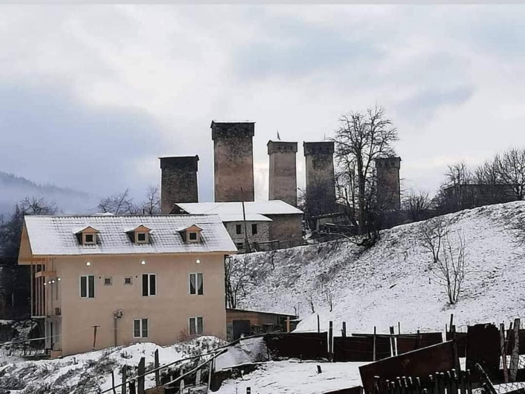Tetne Qor Guesthouse Mestia Luaran gambar